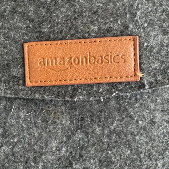 Amazon Basics Gray Felt MacBook Laptop Sleeve Case - Picture 3 of 9